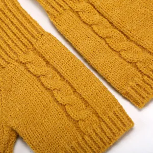Mustard yellow knit arm warmers fingerless gloves close up detail wool winter wrist sleeves
