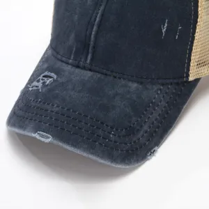 Gewassen vintage trucker pet met ademende mesh achterkant en gebogen rand voor stijl