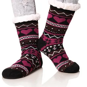 Dikke warme wintersokken met hartjespatronen en zachte pluche manchetten voor comfortabele dames.