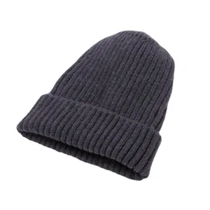 Winter warm ribbed knit beanie hat for men and women, casual solid color pullover skull cap.