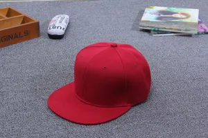 Einfarbige flache Krempe Baseball Cap fur Damen und Herren Hip Hop Hut streetwear rot