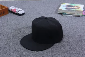 Unifarbene flache Krempe Baseball Cap fuer Damen und Herren, Hip Hop Sonnenschutz Kappe.