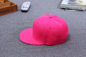 Einfarbige rosa Flat Brim Baseballcap, stylischer Hip-Hop Hut für Damen und Herren, Sonnenschutz.
