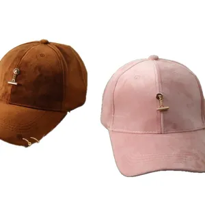 Velvet baseball cap with metal chain decoration, unisex curved brim fashion sun hat.