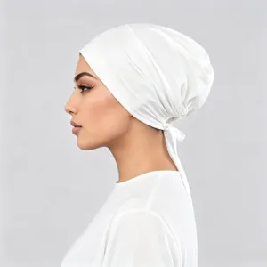 Hoogwaardige effen witte muts met strikband zachte elastische onderhijab chemo muts dames.