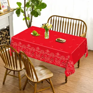Tovaglia rossa Bandana paisley 130x220cm, copritavolo monouso in PE per feste e sala da pranzo.