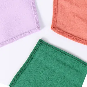Pañuelo hijab de gasa burbuja de color sólido, detalle de textura de bufanda larga.