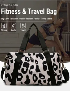 Grand sac de voyage fitness motif vache avec separation humide seche et sangle chariot.