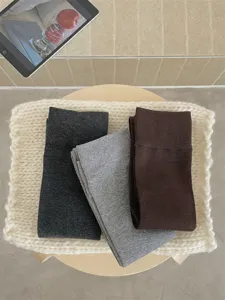 Verdikte katoenen gebreide over-de-knie beenwarmers, warme winter kniebescherming sokken.