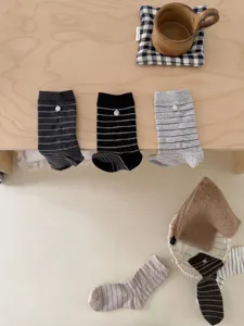 Chaussettes mi-mollet à rayures de style japonais avec bouton coquillage, coton doux d'hiver.