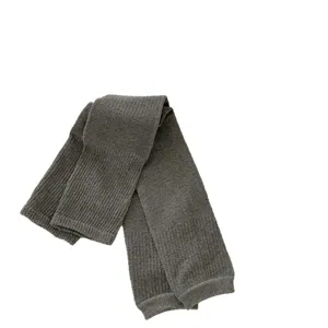 Vrouwen dikke gebreide over knie beenwarmers grijs winter warm gezellige lange sok hoofdaanzicht