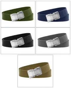Tactisch riemdetail met duurzame gewoven stretchband en metalen snelspansluiting.