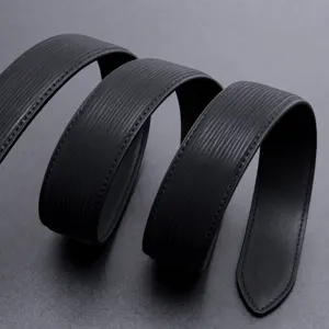 Ceinture homme en cuir véritable style business décontracté avec texture fine et sangle.