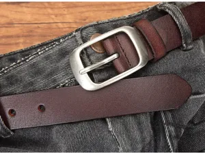 Klassischer brauner Ledergürtel für Damen, edle Dornschließe, stylisches Jeansaccessoire.