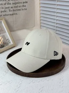 Beige Baseballcap mit bestickten Buchstaben, unisex strukturierte Sonnenkappe