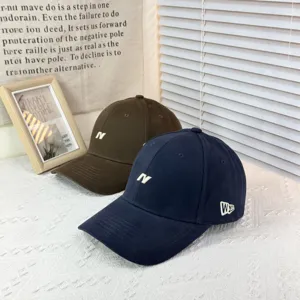 Unisex Minimalistischer Polyester Baseballkappe Einifarbig Gebogene Krempe Sonnenschutz Verstellbar Lässig Modischer Hut