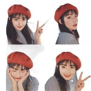 Classic wool beret hat for women, vintage retro French painter cap for autumn and winter.