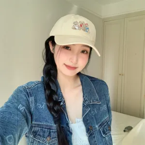 Cute embroidered little bear baseball cap for women, stylish Korean sun protection hat.