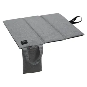 Tragbares klappbares beheiztes Sitzkissen fuer Outdoor-Camping, Wandern und Picknick im Winter.