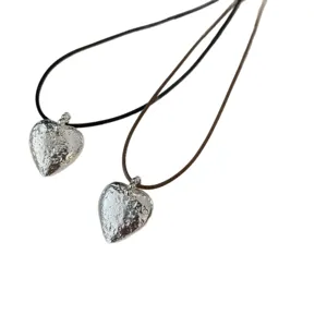 Hammered heart pendant necklace set, sweet and cool style sweater chain for women daily wear.