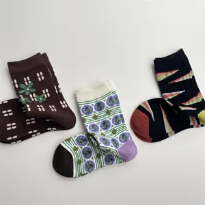 Women's patterned cotton mid-tube socks casual autumn winter daily wear fashion cozy hosiery