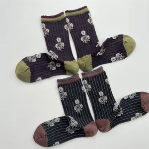 Retro floral ribbed mid-tube socks for women, sweet contrast heel knit crew socks.