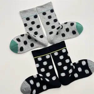 Women cute contrast polka dot mid-tube cotton socks winter fashion casual hosiery