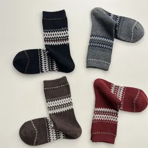 Ρετρό πλεκτές κάλτσες μεσαίας γάμπας Fair Isle για γυναίκες, βαμβακερές κάλτσες.