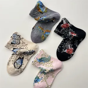 Retro butterfly bird pattern relief women socks autumn winter floral cotton mid-tube socks