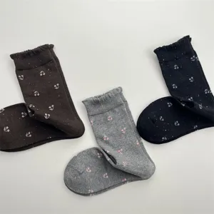 Stile giapponese filato maculato colorato simpatico ciliegia jacquard donne calze