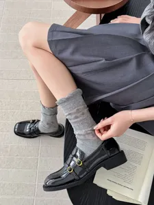 Spring summer new mesh slouch socks casual solid color breathable mid-tube cotton socks detail view.