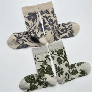 Chaussettes mi-hautes femme coton motif floral relief style vintage détail doux respirant