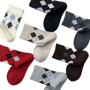 Calzini medi in misto lana con motivo argyle, caldi invernali a blocchi di colore per donna.