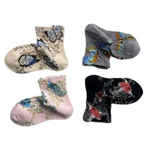 Vintage embroidered mid-calf socks for women cotton floral embroidery winter socks
