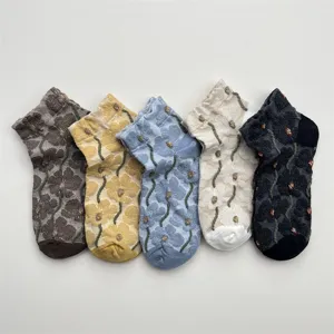 Women's Vintage Floral Short Socks Cotton Blend 3D Embossed Botanical Low Cut Casual Breathable Ankle Socks