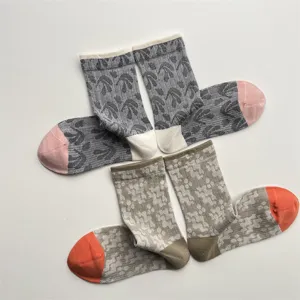 Retro geometric pattern women's mid-tube socks, stylish cotton socks for spring and summer.