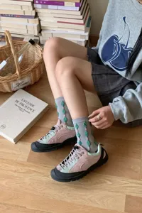 Retro contrast color geometric embossed women mid-calf socks cute Korean style cotton socks