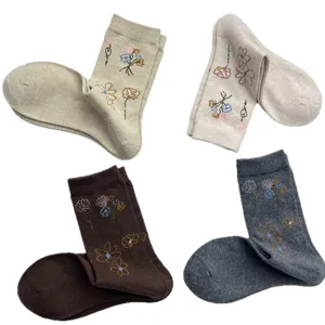 Autunno inverno vintage fiori ricamati calzini lana morbidi caldi donna quotidiani