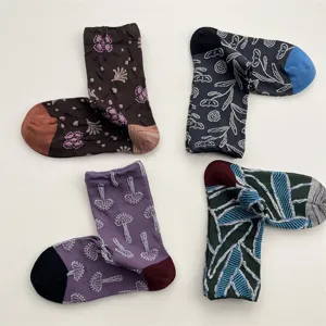 Retro floral geometric relief cotton mid-calf socks for women autumn winter stylish socks