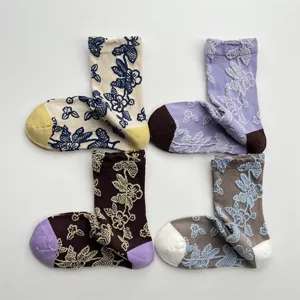 Calze a Tubo Medio Dolci da Donna con Fiori in Rilievo 3D Autunno Inverno Stile Corte Vintage Calze in Cotone Casual