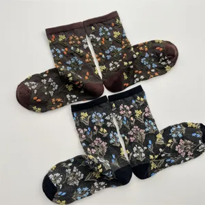 Japanische Vintage geprägte Blumen Socken Damen Herbst Winter süße botanische Strümpfe