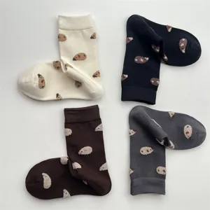 Calzini metà tubo in cotone jacquard cavia soffice carino donna, design animale autunnale.