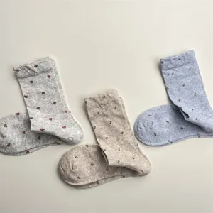 Details of retro floral mesh mid-tube women socks, breathable cotton material for spring summer.