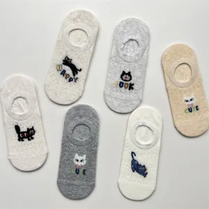 Women cute cartoon cat breathable invisible boat socks, spring summer low cut cotton socks.