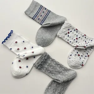 Calcetines de algodón estilo coreano con flores y trenzas para mujer otoño invierno.