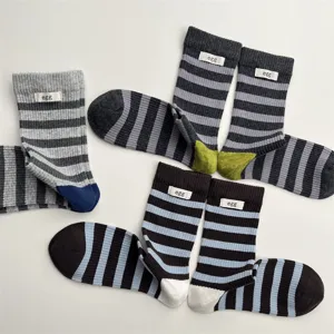 Autumn winter contrast color striped mid tube socks women fashion breathable cotton socks