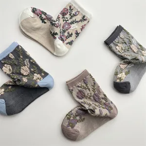 Retro 3D floral embroidered mid-tube socks, vintage color-block breathable cotton socks for women.