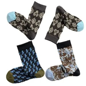 Femmes chaussettes texturées relief style niche motif géométrique irrégulier automne