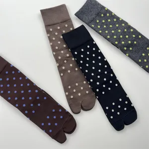 Cute Japanese style split toe polka dot cotton mid-tube socks product detail showcase.