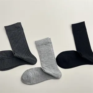 Frühling Sommer einfache einfarbige Mittelsocken bequeme atmungsaktive gestreifte Socken